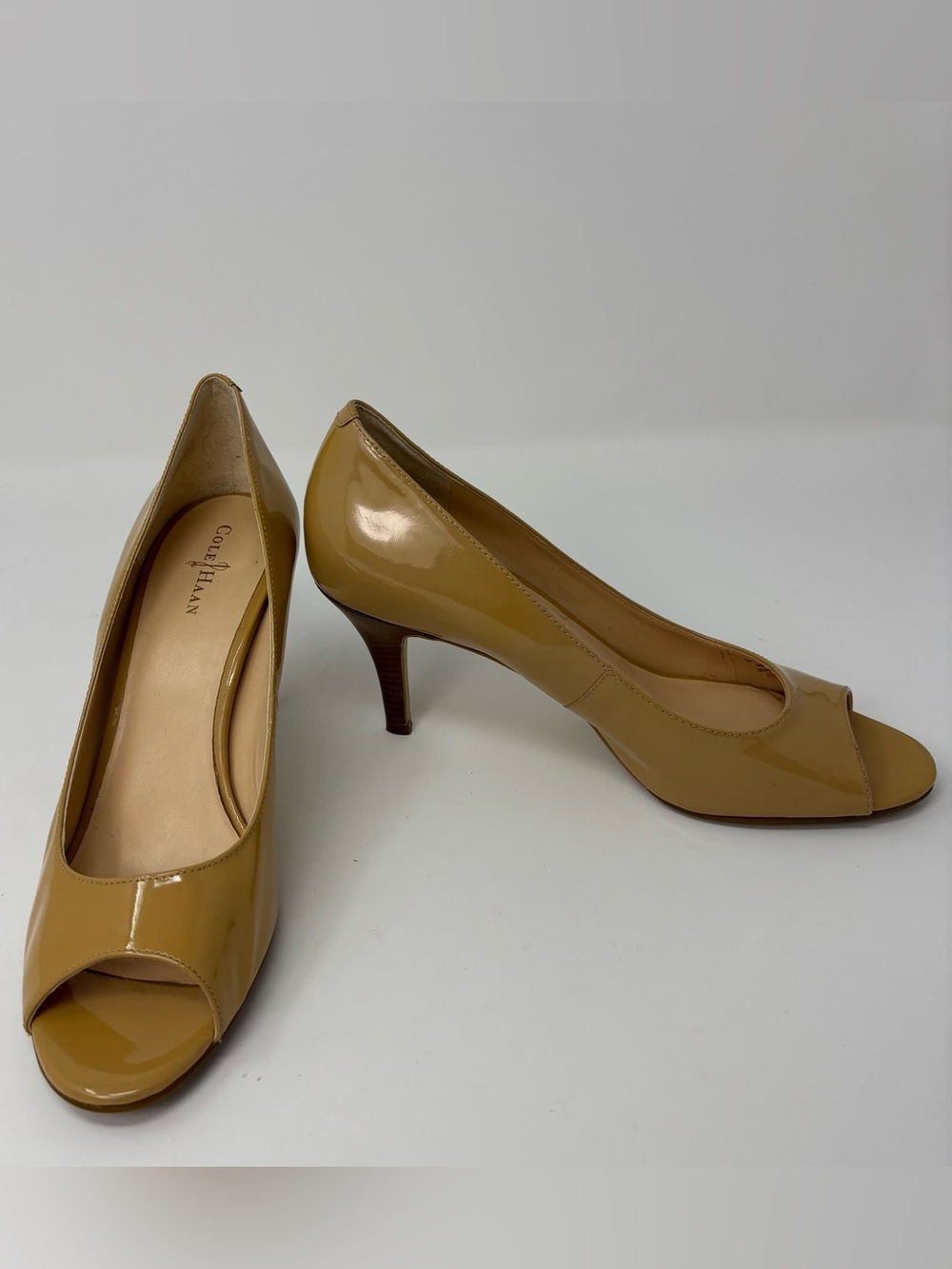 Cole Haan Air Nude Patent Leather Peep Toe Heels Pumps Women's Size 8B